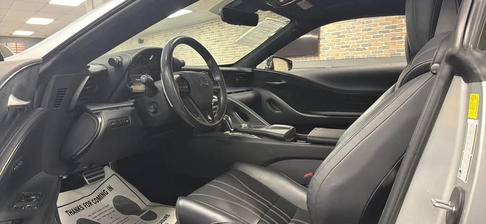 2018 Lexus LC - Image 8 of 11