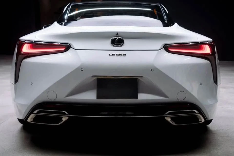 2018 Lexus LC - Image 3 of 4