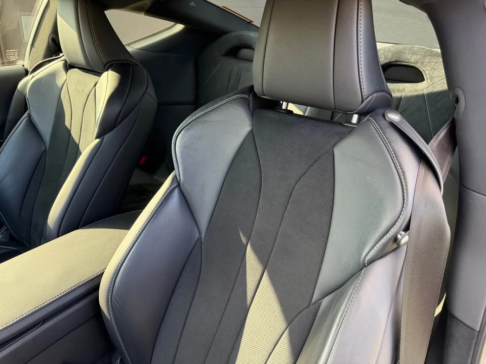 2018 Lexus LC - Image 13 of 18