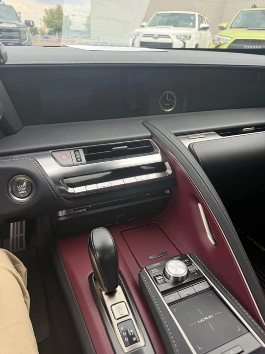 2018 Lexus LC - Image 11 of 12