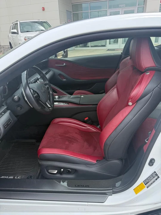 2018 Lexus LC - Image 8 of 12