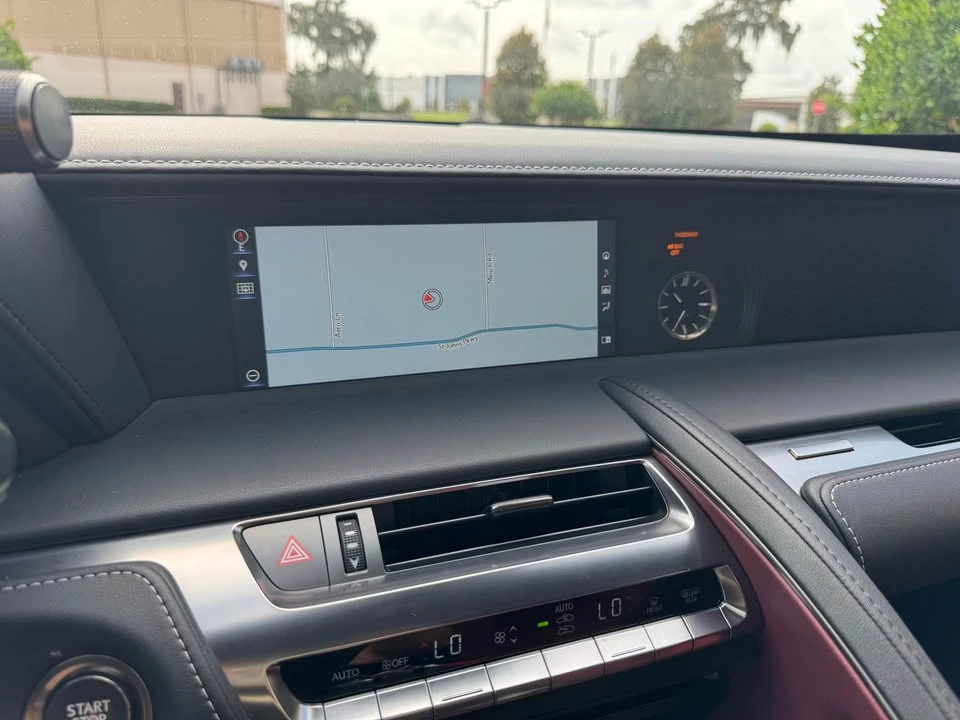 2018 Lexus LC - Image 13 of 17