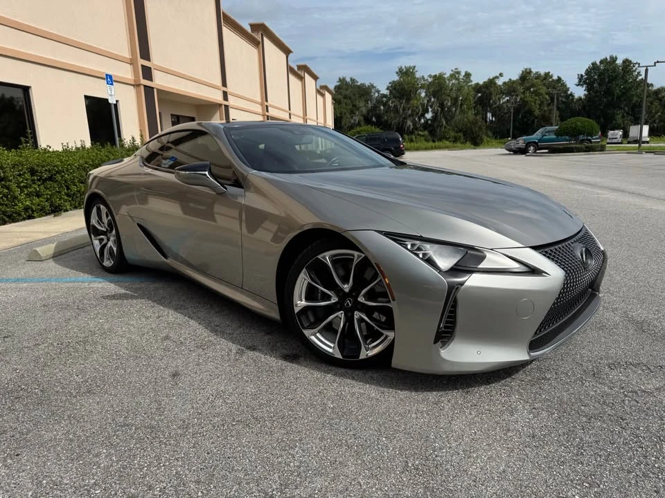 2018 Lexus LC - Image 16 of 17