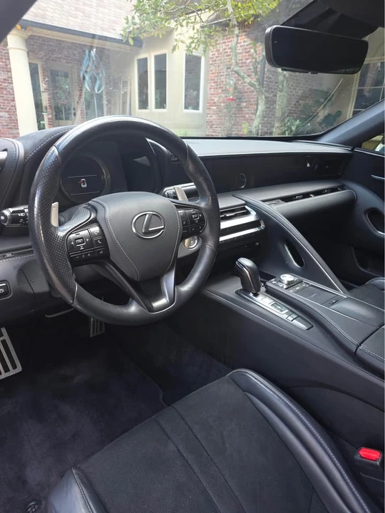 2018 Lexus LC - Image 3 of 4