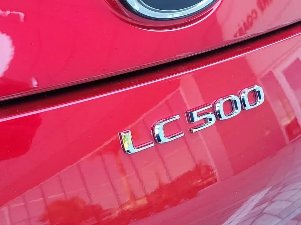 2018 Lexus LC - Image 11 of 14