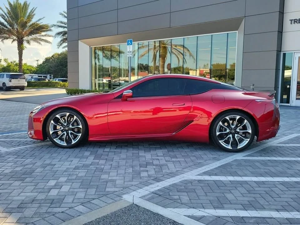 2018 Lexus LC - Image 9 of 14