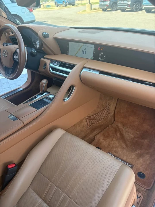 2018 Lexus LC - Image 5 of 6