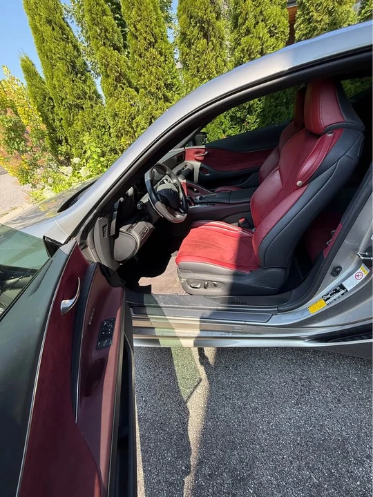 2018 Lexus LC - Image 14 of 18