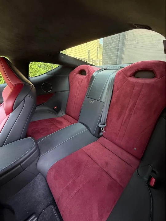 2018 Lexus LC - Image 11 of 18