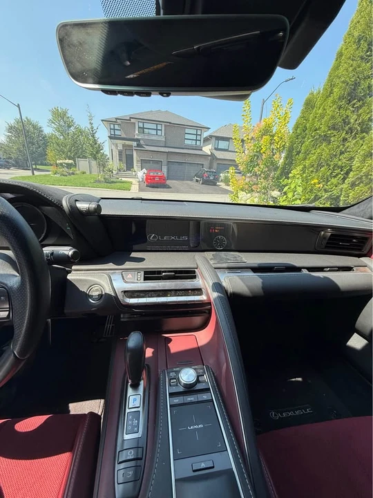 2018 Lexus LC - Image 12 of 18