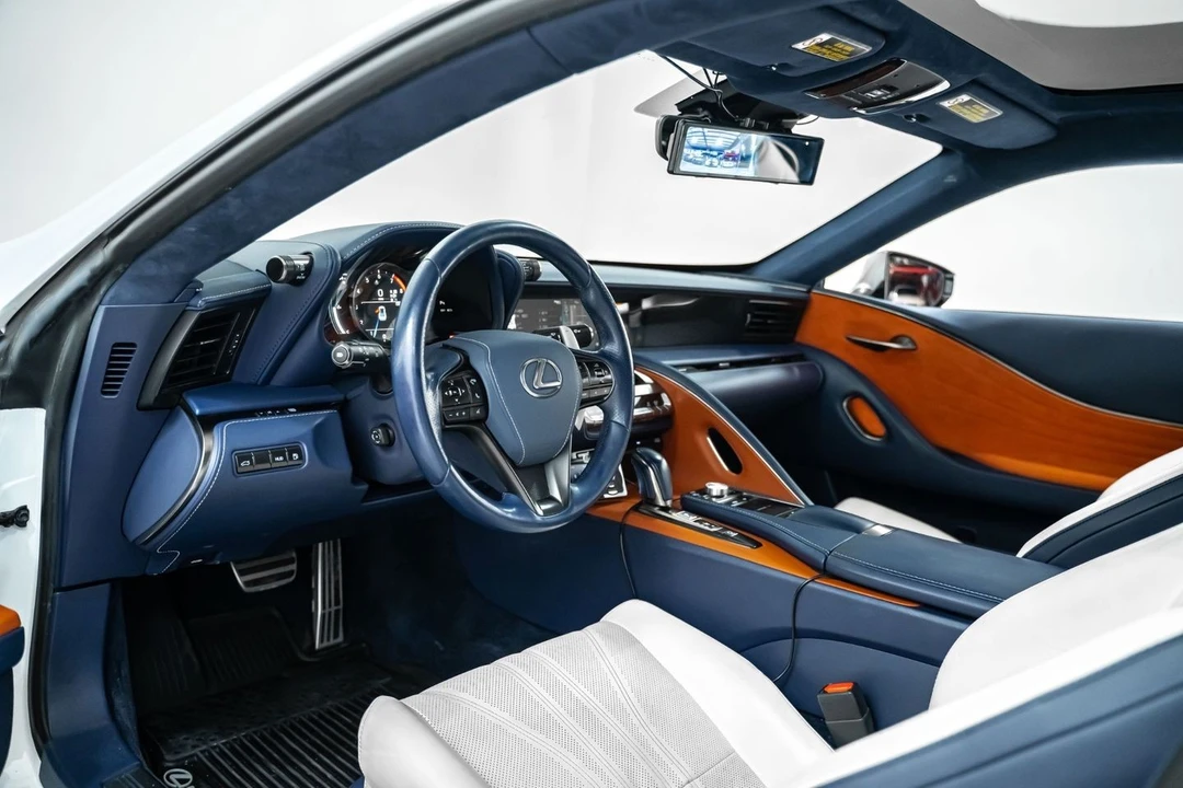 2018 Lexus LC - Image 21 of 31