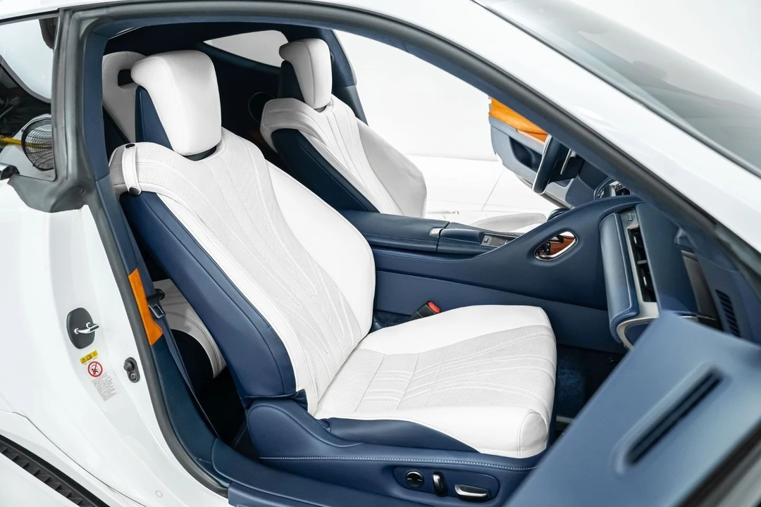 2018 Lexus LC - Image 28 of 31