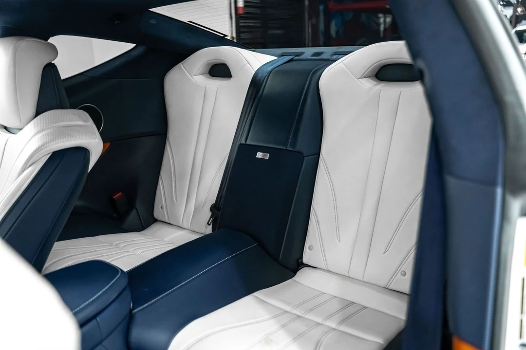 2018 Lexus LC - Image 24 of 31
