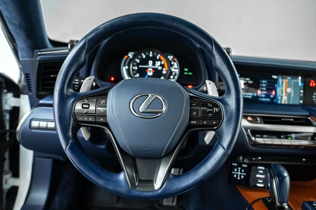 2018 Lexus LC - Image 29 of 31