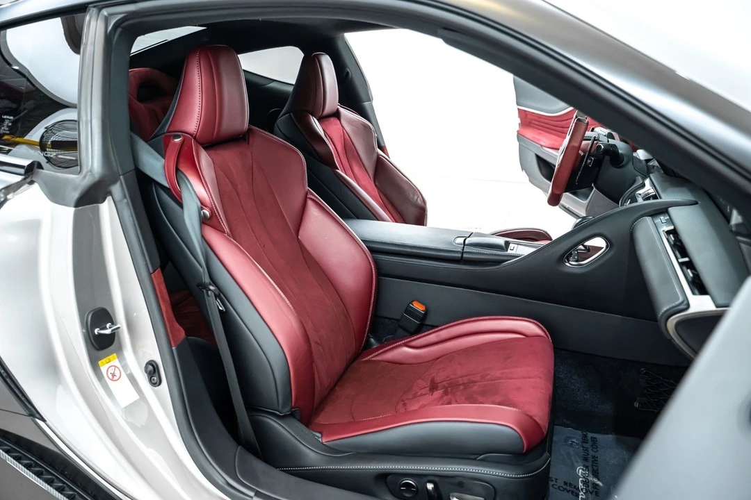 2018 Lexus LC - Image 27 of 31