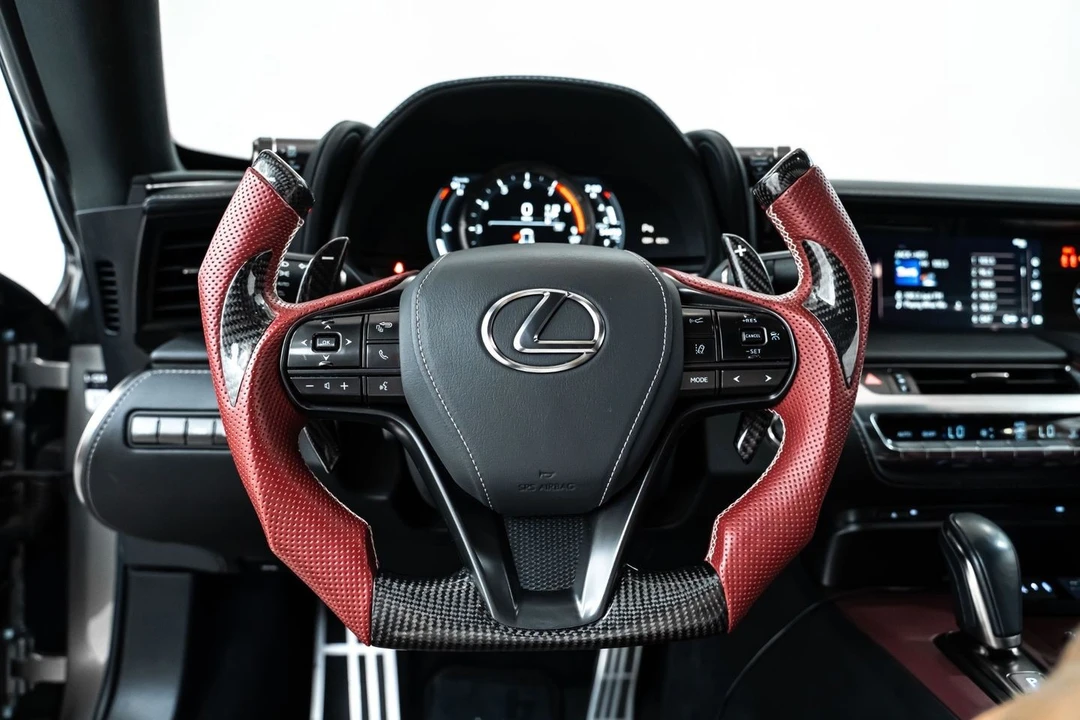 2018 Lexus LC - Image 28 of 31