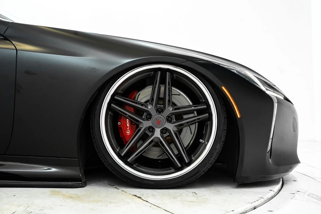 2018 Lexus LC - Image 17 of 31