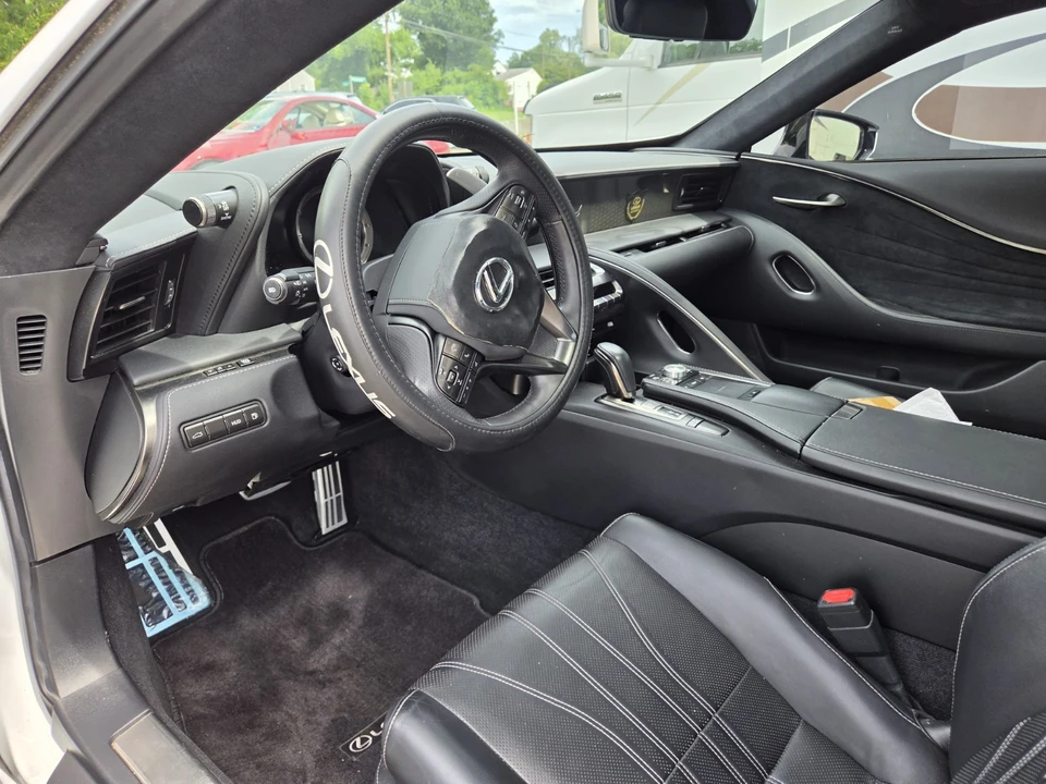 2018 Lexus LC - Image 10 of 11