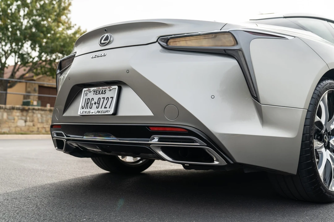 2018 Lexus LC - Image 24 of 31