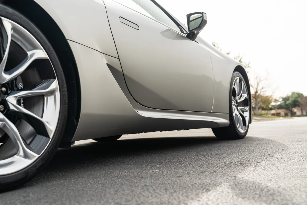2018 Lexus LC - Image 21 of 31