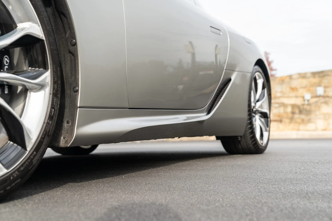 2018 Lexus LC - Image 18 of 31