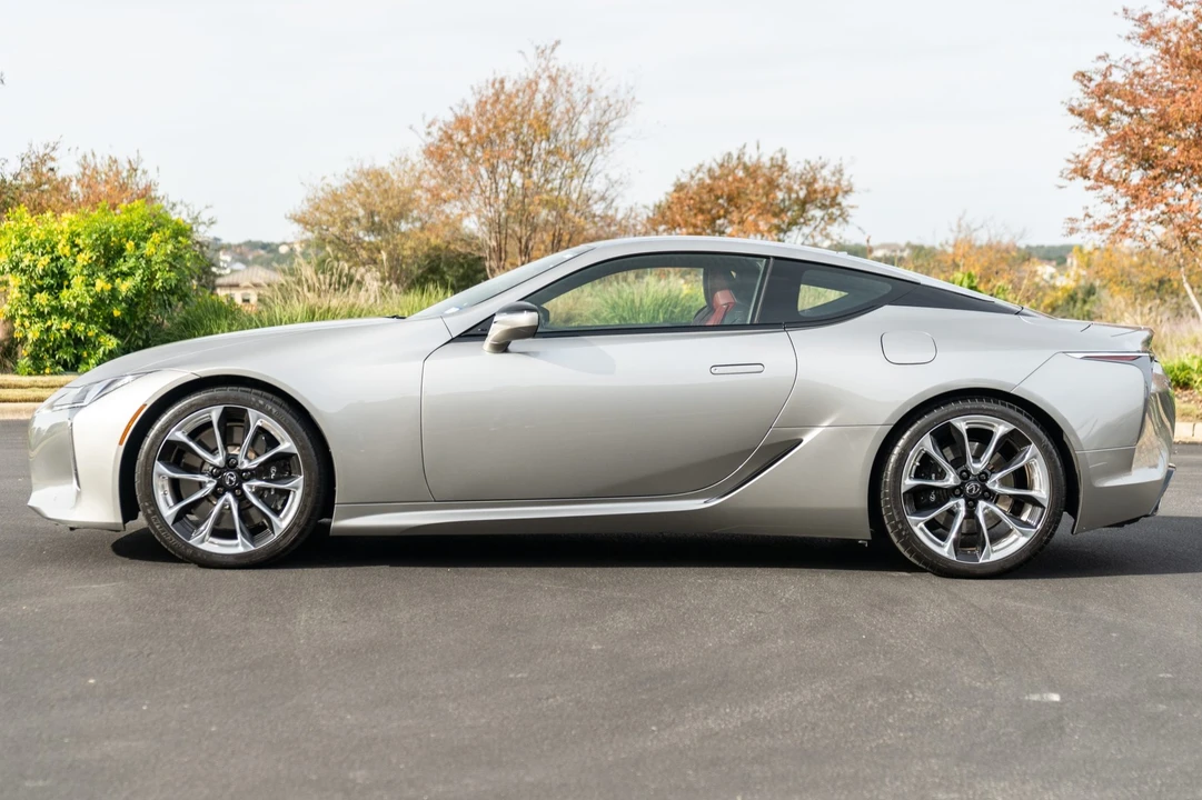2018 Lexus LC - Image 4 of 31