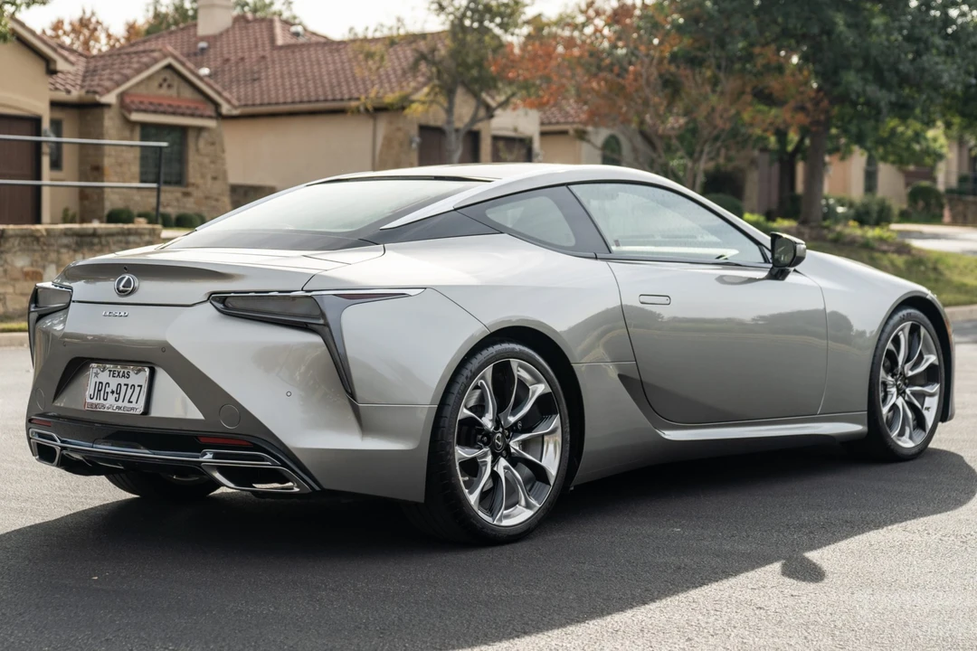 2018 Lexus LC - Image 8 of 31