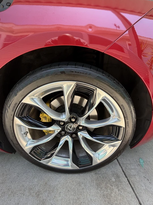 2018 Lexus LC - Image 26 of 31