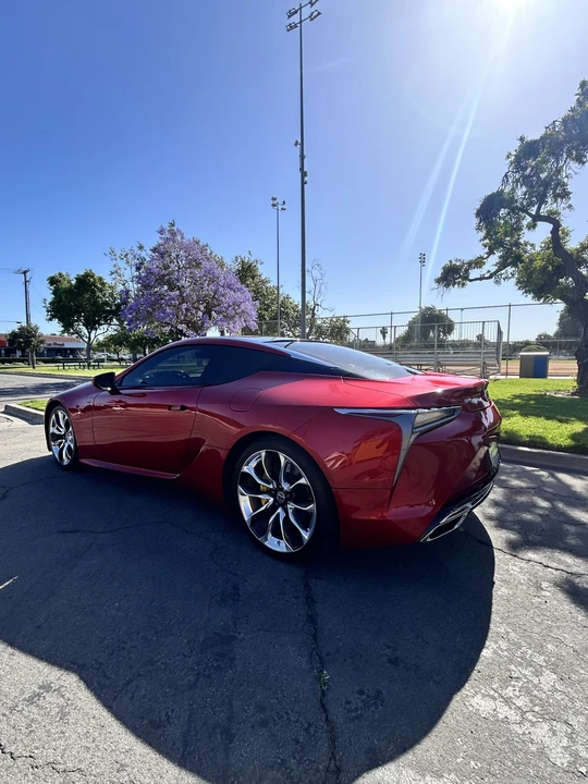 2018 Lexus LC - Image 9 of 31