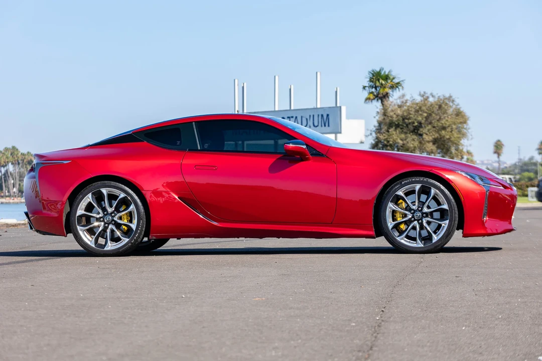 2018 Lexus LC - Image 7 of 31