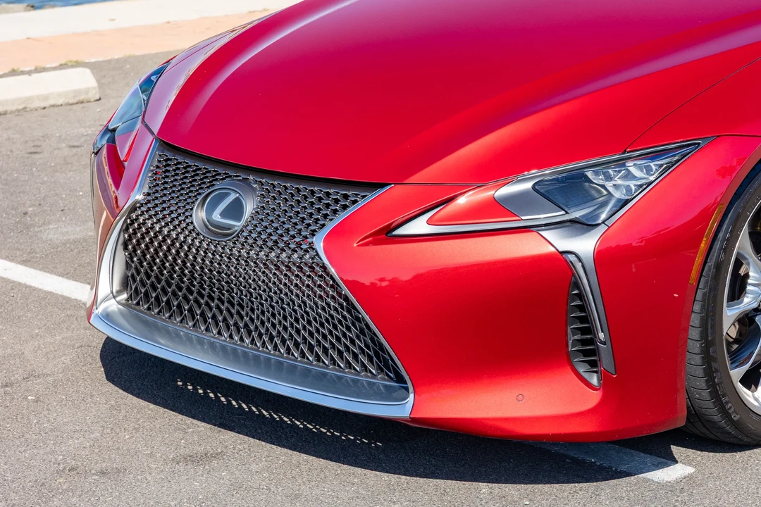 2018 Lexus LC - Image 12 of 31