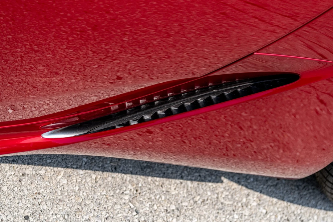 2018 Lexus LC - Image 15 of 31