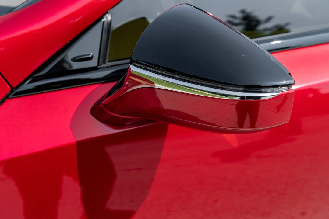 2018 Lexus LC - Image 11 of 31