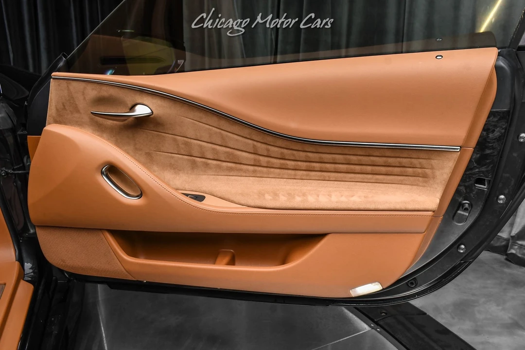 2018 Lexus LC - Image 28 of 31