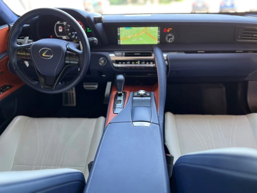 2018 Lexus LC - Image 19 of 27