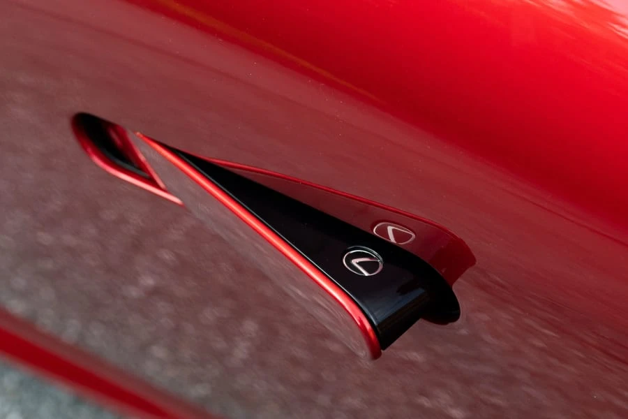 2018 Lexus LC - Image 10 of 31