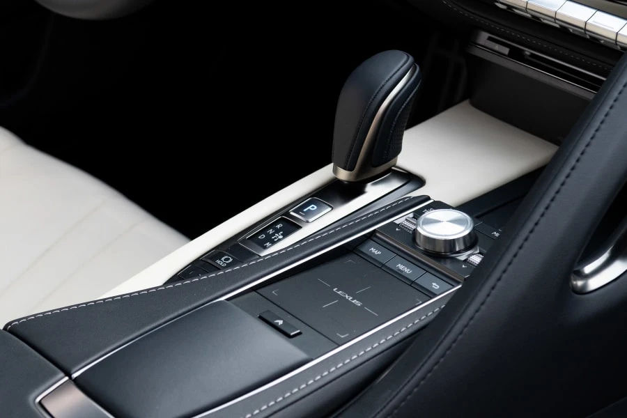 2018 Lexus LC - Image 11 of 31