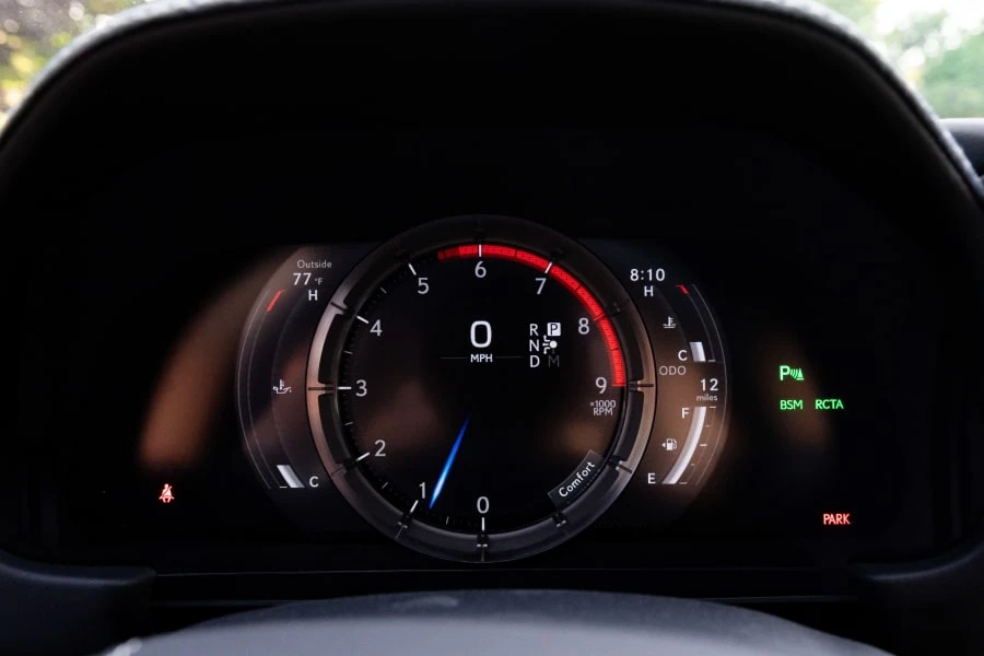 2018 Lexus LC - Image 28 of 31