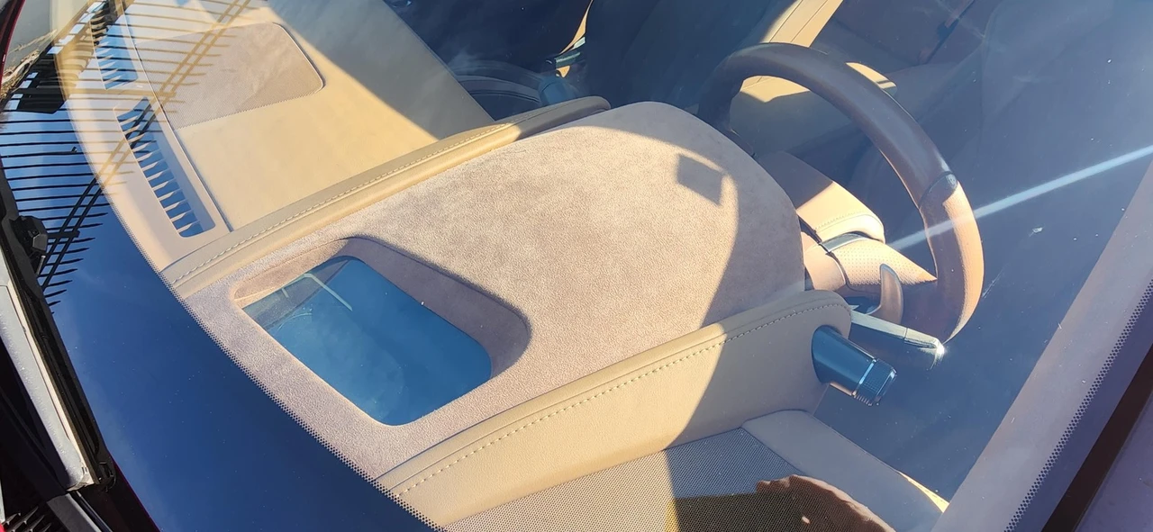 2018 Lexus LC - Image 11 of 21