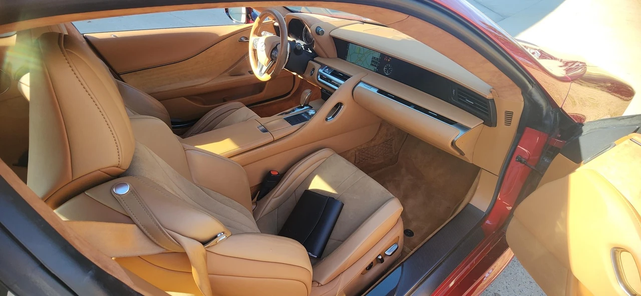 2018 Lexus LC - Image 18 of 21