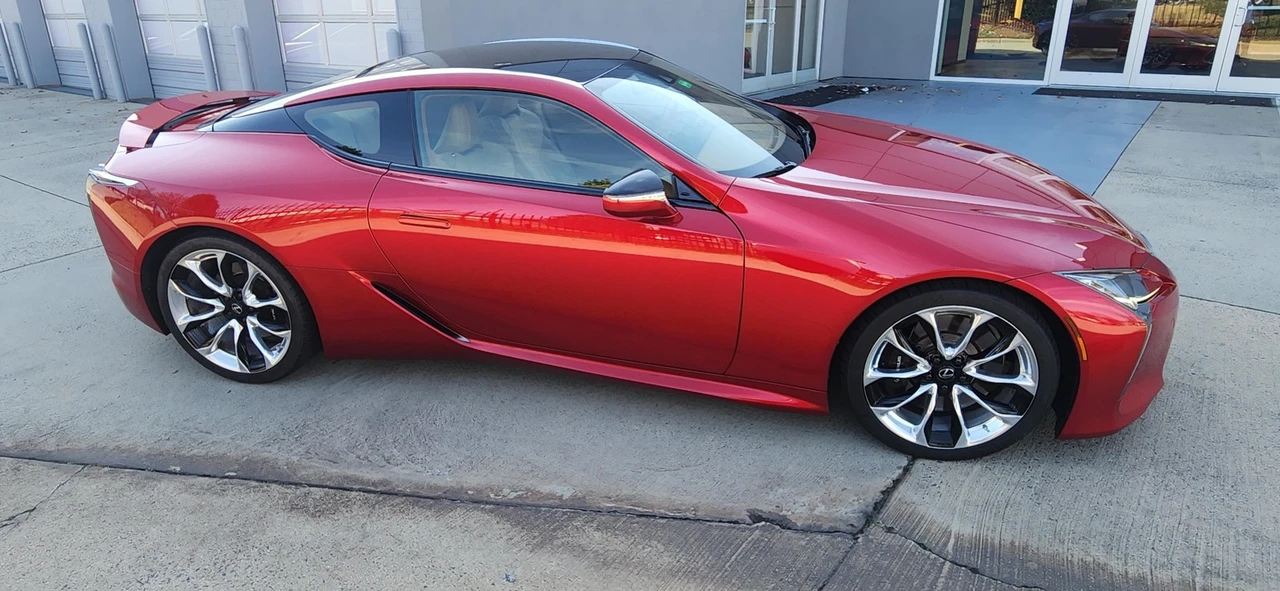 2018 Lexus LC - Image 9 of 21