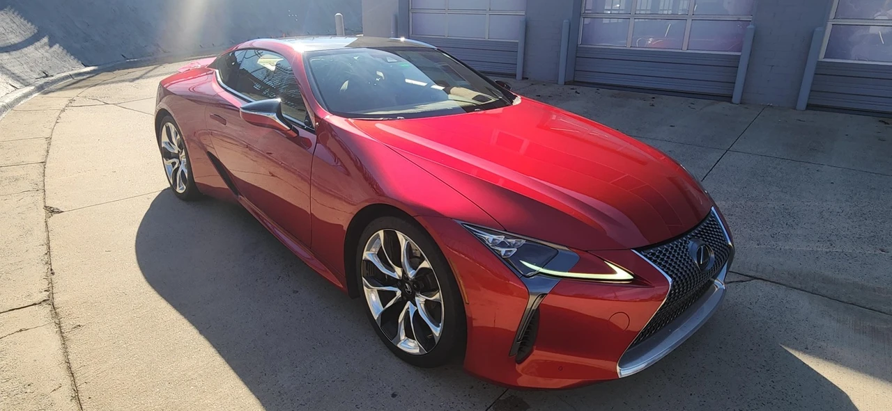 2018 Lexus LC - Image 16 of 21