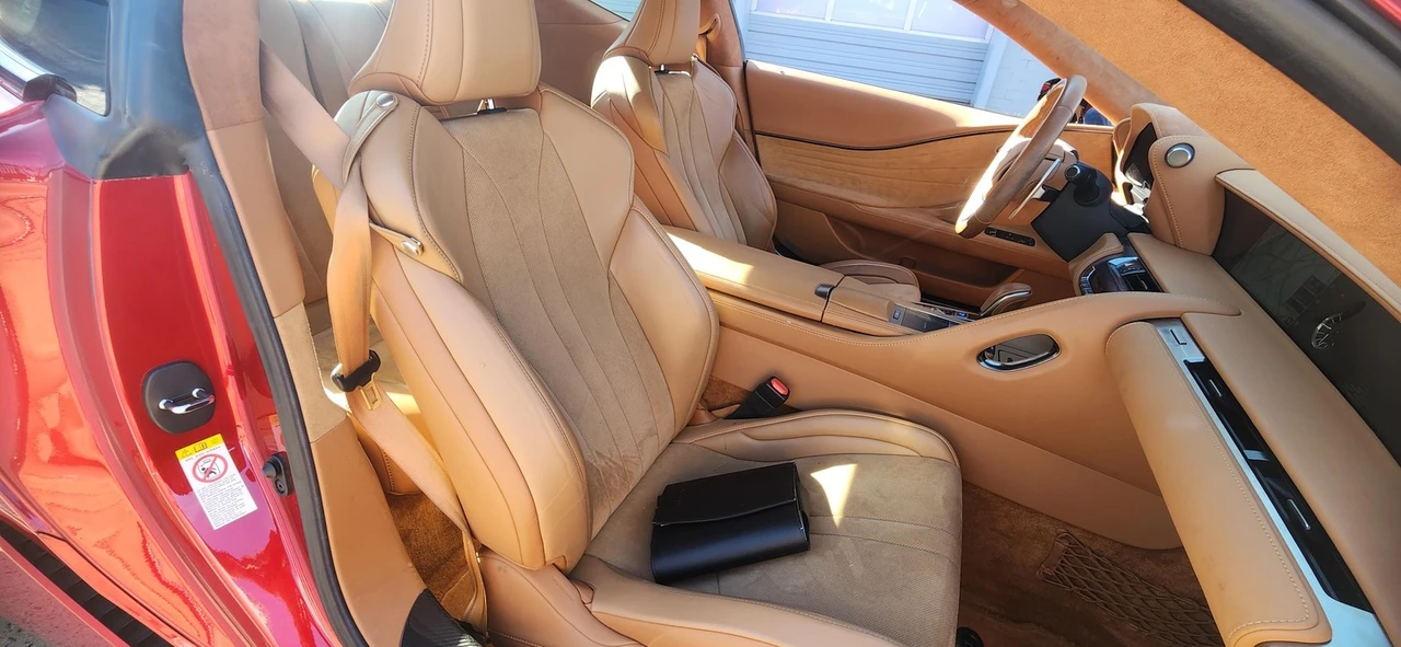 2018 Lexus LC - Image 17 of 21