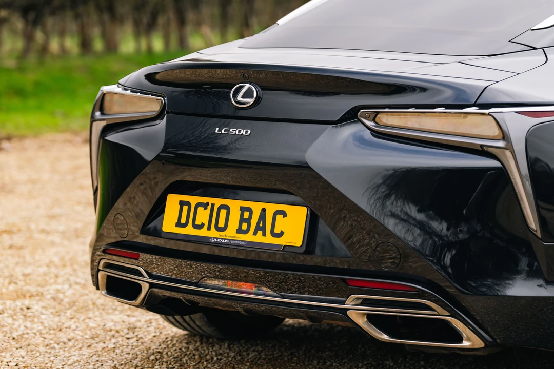 2018 Lexus LC - Image 19 of 31
