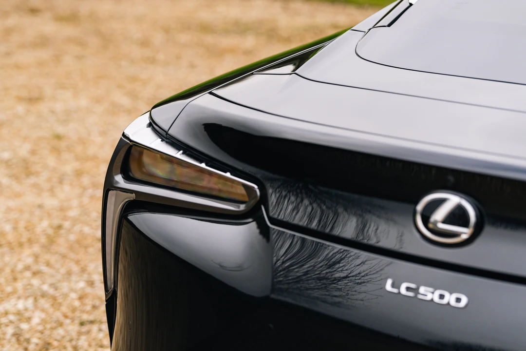 2018 Lexus LC - Image 21 of 31