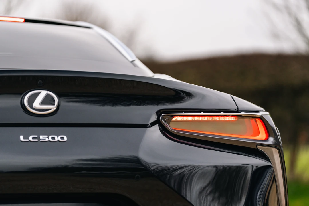 2018 Lexus LC - Image 25 of 31