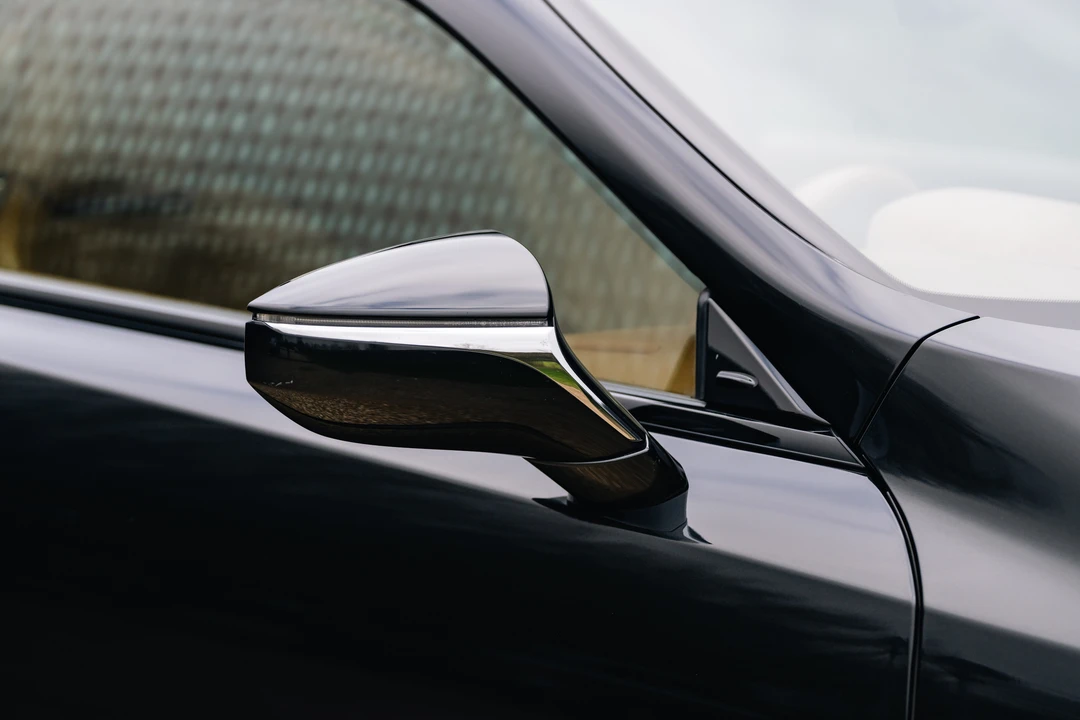 2018 Lexus LC - Image 29 of 31