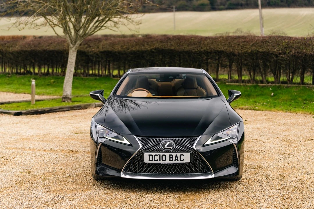 2018 Lexus LC - Image 2 of 31
