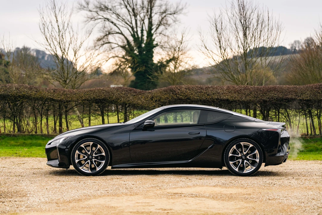 2018 Lexus LC - Image 8 of 31