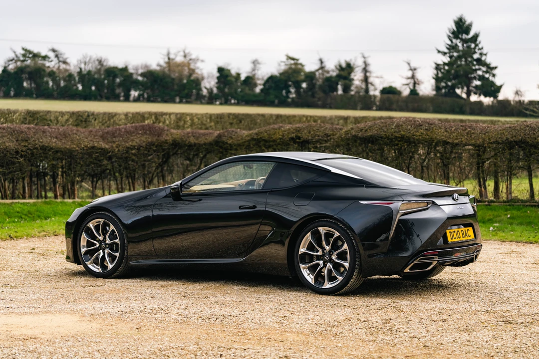 2018 Lexus LC - Image 7 of 31